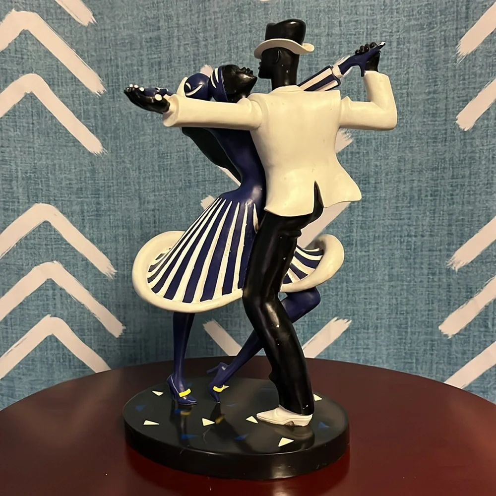 Ty Wilson Lindy Hop Figurine - Picture 4 of 9